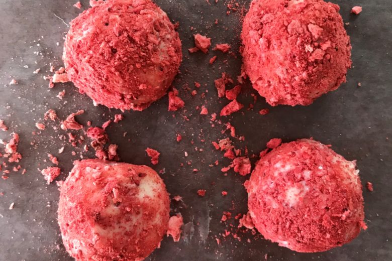 3 Ingredient Strawberry Truffles