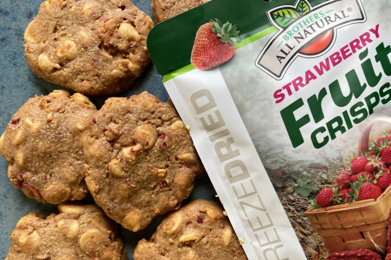 4 Ingredient Strawberry Peanut Butter Cookies